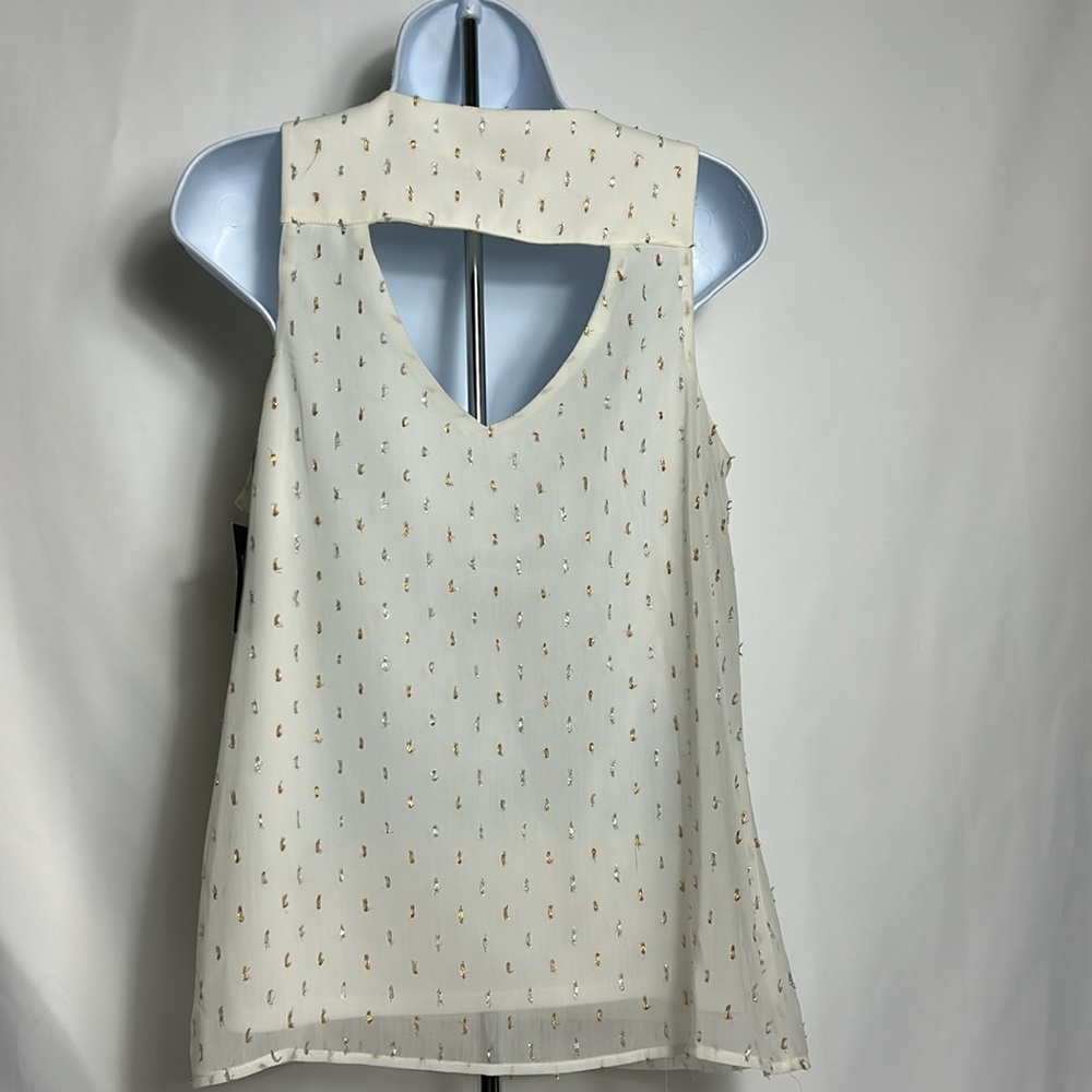 NWT by & by Women's Medium Cream Sleeveless Blosue Gold Accent Trim Layered Top - Picture 5 of 6
